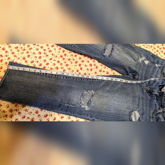 💥5 for 25 💥 American Eagle Artist distressed crop jeans 👖size 12 - Picture 16 of 16